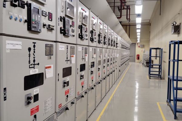 Tủ điện phân phối nguồn công nghiệp - giải pháp UPS và phân phối nguồn WiseTech